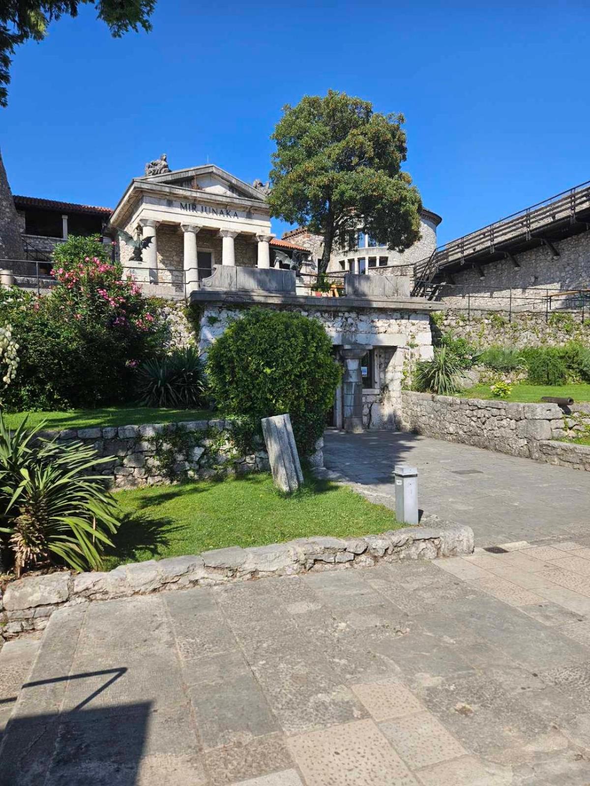 Apartment Lucija